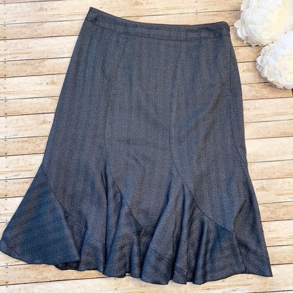 Atelier Flounce Hem Herringbone Pencil Skirt